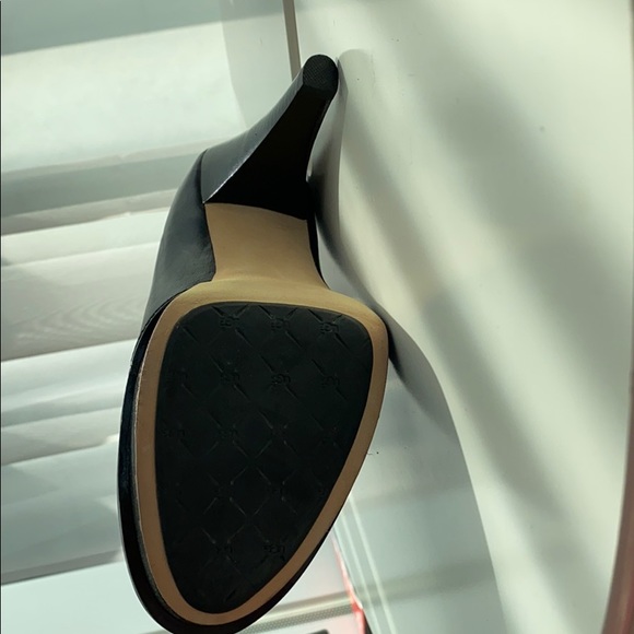 UGG - Picture 4 of 4